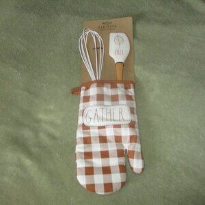New RAE DUNN 3 Piece Baking Set.  Oven Mitt, Spachula and Whip